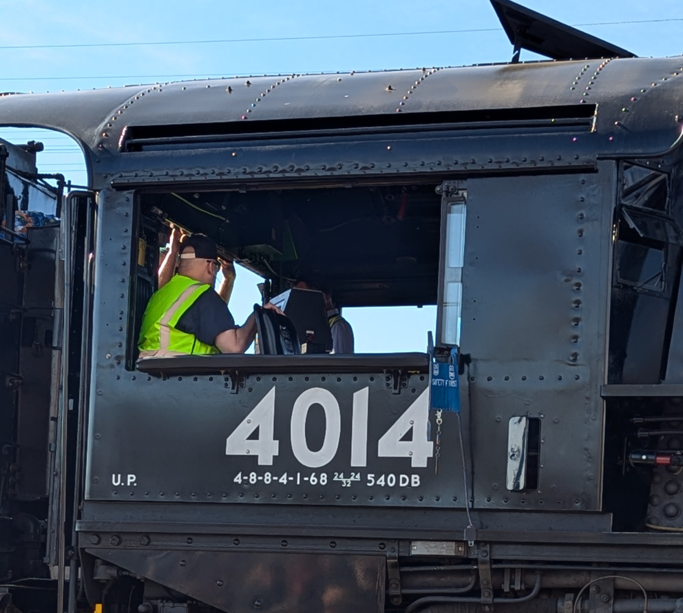 No. 4014 cab, showing a computer monitor